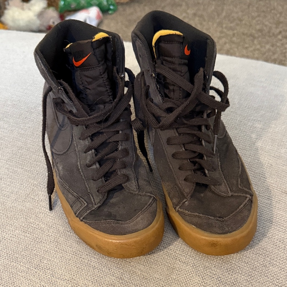 Nike Men’s Brown Blazer Sneakers